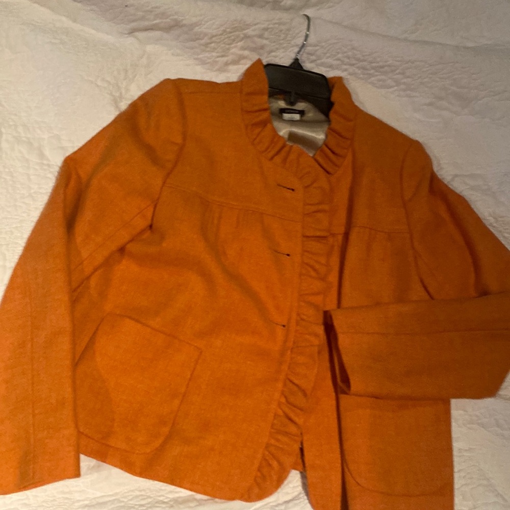 Jcrew blazer with ruffle on center size 6